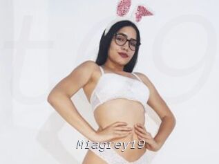 Miagrey19